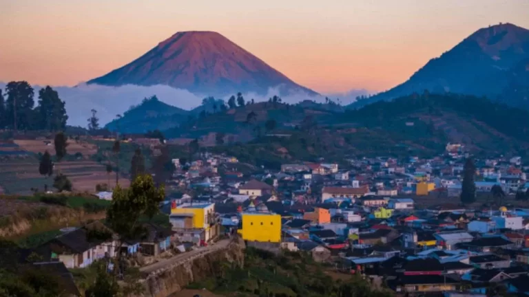 Tips Traveling Dieng: Mengagumi Keajaiban Alam Dataran Tinggi