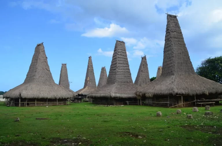 Tips Traveling Sumba: Menelusuri Keindahan Tersembunyi di Timur Nusa Tenggara