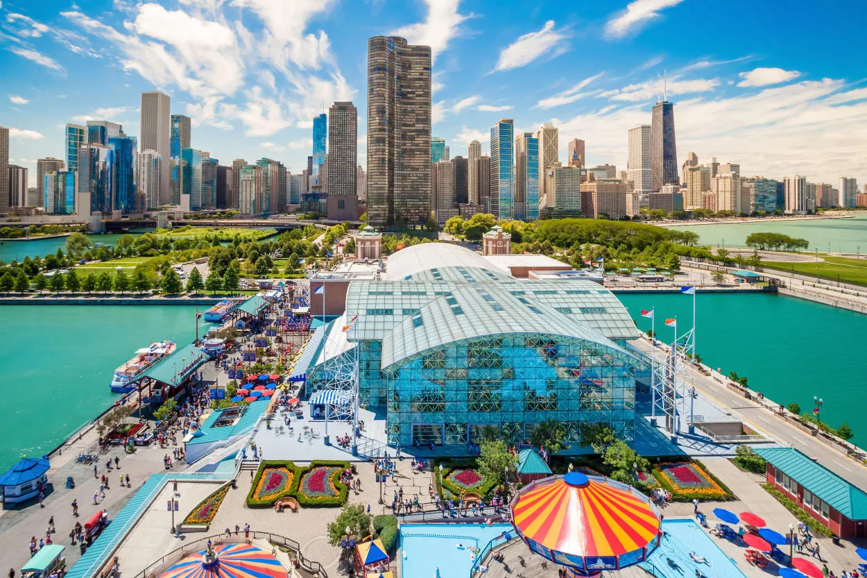 Tips for Traveling in Chicago: Embracing the Windy City's Culture and Cuisine